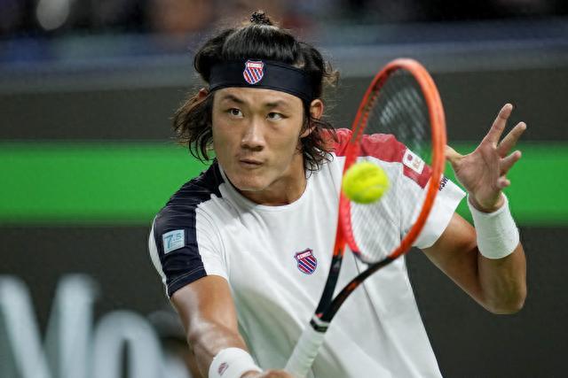 他继续将这 他继续将这